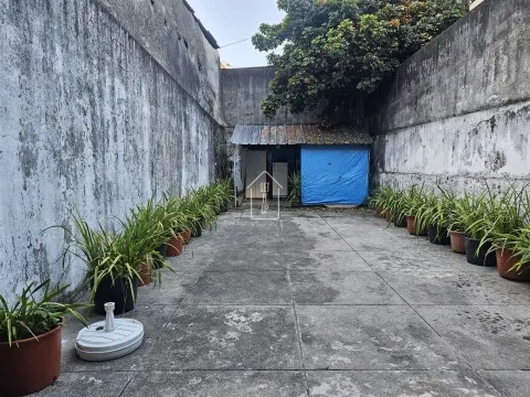 Loja Versátil - Terraço e Duas Frentes, Paranhos – Perfeita para Habitação, Investimento ou Negócio!