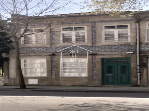 Moradia-Restaurante no Campo Alegre