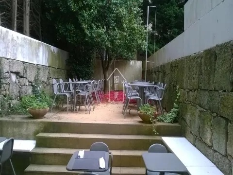 Moradia-Restaurante no Campo Alegre
