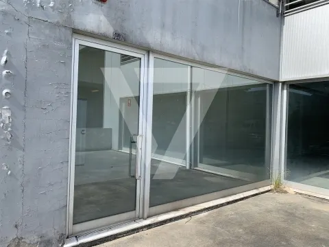 Tienda en venta en Ermesinde.