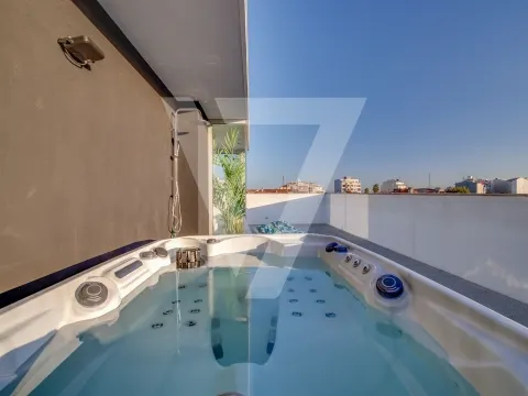 Penthouse T4 á Venda no Porto - Maia - Pedrouços.