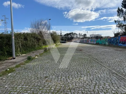 Industrial Land for Sale in Fânzeres - Gondomar.