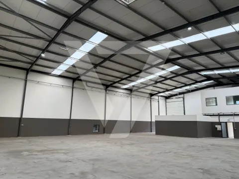 Armazém de luxo para Venda  na Zona Industrial de Grijó - Porto