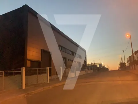 Armazém de luxo para Venda  na Zona Industrial de Grijó - Porto