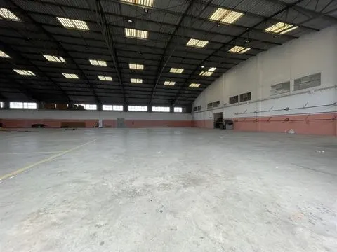 arrenda 500m2 ZI Castelo Branco
