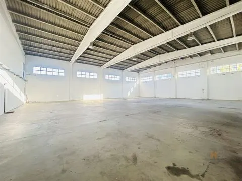 Armazém com 571 m2