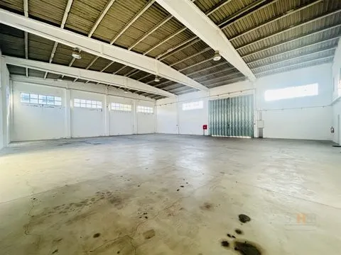 Armazém com 571 m2