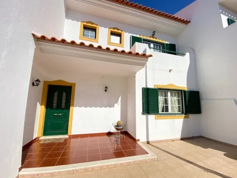 Moradia T4+1 na Quinta da Palmeira - Conforto e Funcionalidade