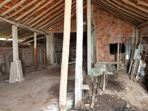 Terreno com viabilidade de construção para 5 moradias, Silves
