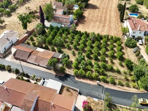 Terreno com viabilidade de construção para 5 moradias, Silves