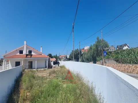 Moradia T3 - Rés-do-chão - Grande Jardim