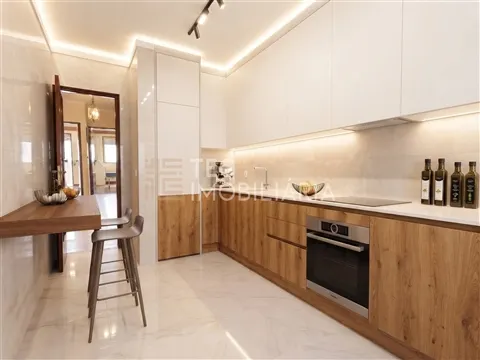 Apartamento T3 com Varanda e Garagem Box – Gandra, Ermesinde