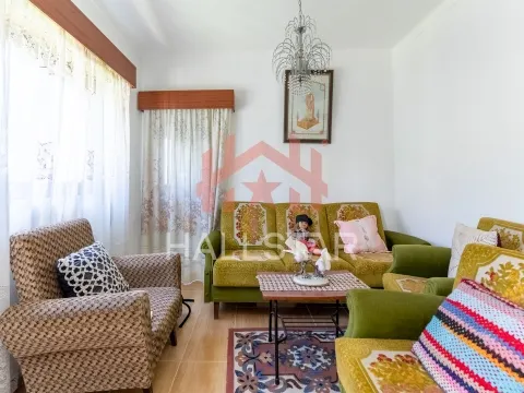 Moradia Térrea T3 / Lote de Terreno 888m2 / Maceira