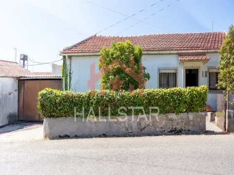 Moradia Térrea T3 / Lote de Terreno 888m2 / Maceira