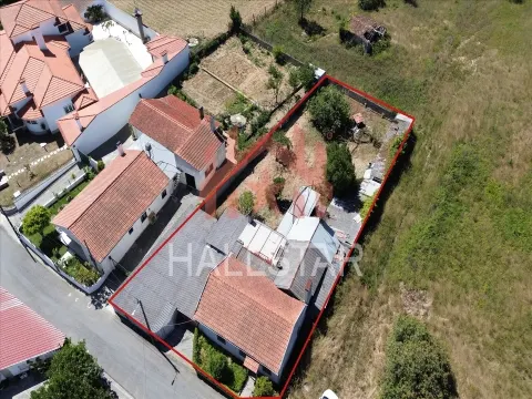 Moradia Térrea T3 / Lote de Terreno 888m2 / Maceira