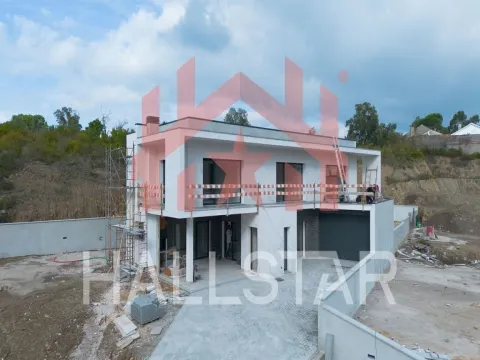 Moradia T4+1 / 2 Suites / Parceiros