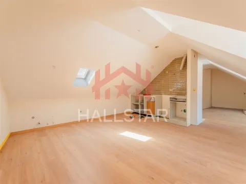 Apartamento T2 Novo / Cozinha Equipada / Vista Castelo de Leiria