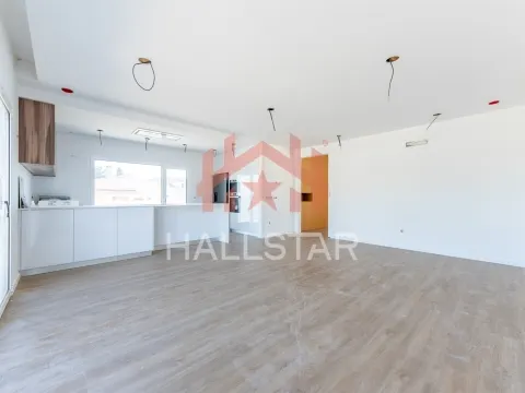 Semi-detached house with 3+1 bedrooms / Santa Catarina da Serra