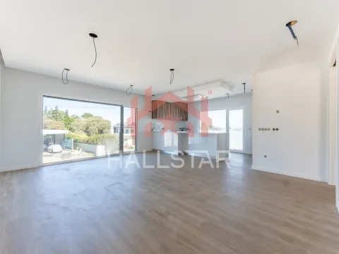 Semi-detached house with 3+1 bedrooms / Santa Catarina da Serra