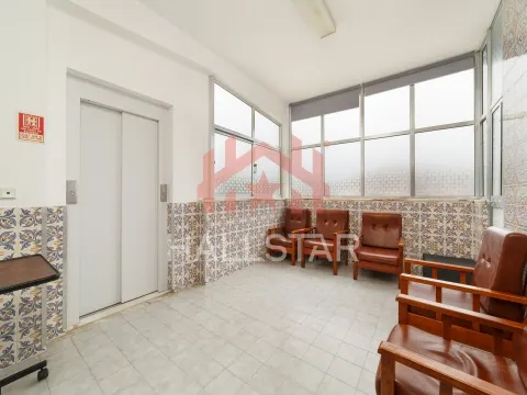 Lar / Totalmente Equipado e Mobilado / Elevador / Leiria