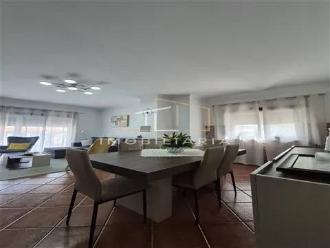 Apartamento T3 Mobilado em Mangualde | Sótão, Garagem e Espaço Exterior