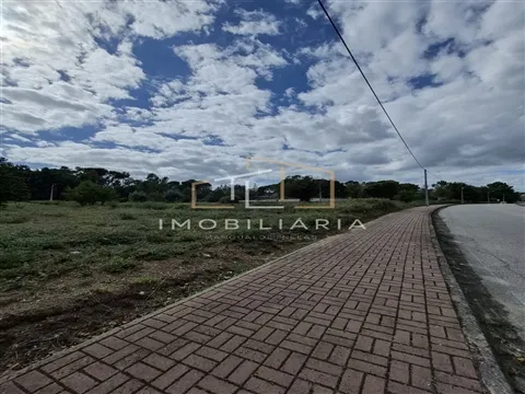 Lote de Terreno em Cabanas de Viriato