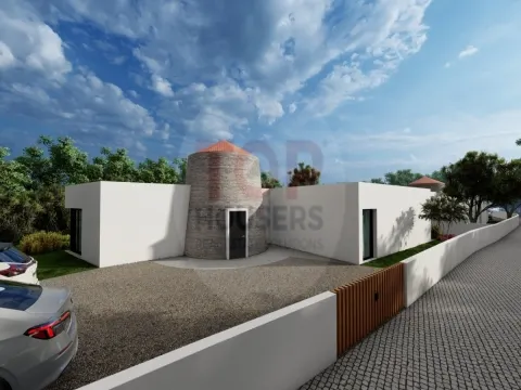 Lote Urbano - Moradia T4 com Piscina e Moinho Histórico com Vista Panorâmica no Algarve