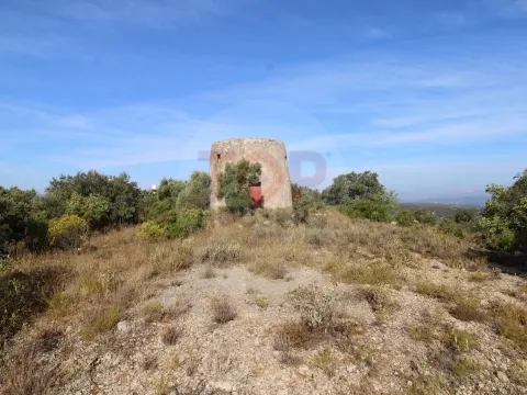 Lote Urbano - Moradia T4 com Piscina e Moinho Histórico com Vista Panorâmica no Algarve