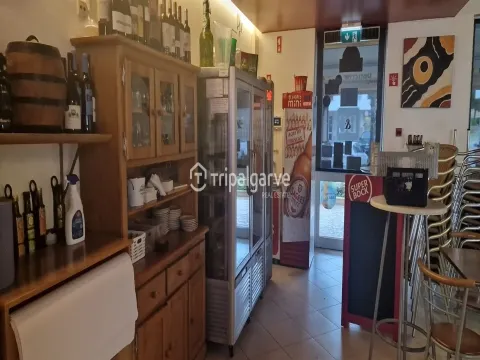 Belo Restaurante com mais de 70 couvert no centro nevrálgico de Albufeira.