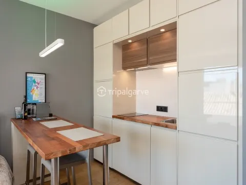 Renovated Studio for Sale in Albufeira Old Town – 3 Min to Peneco Beach &#124; AL Licensed