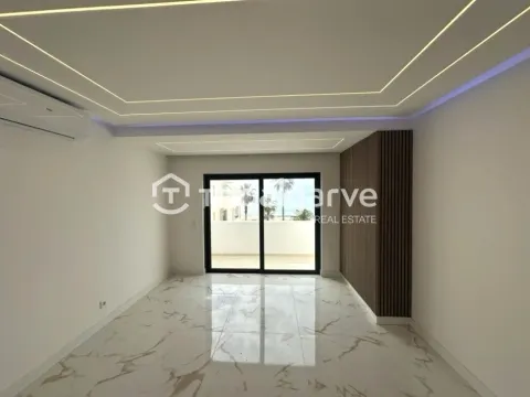 Apartamento T2 totalmente renovado com vista mar- Quarteira