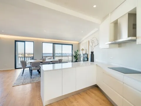 Luxuoso penthouse T4 com vista mar unica