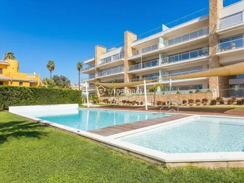 Modern 2+1 Bedroom Apartment in Albufeira Exclusive Area with garage