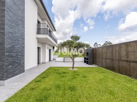 Moradia T4, São Martinho - Póvoa de Lanhoso