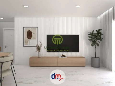 APARTAMENTO T2 COM LUGAR DE GARAGEM E ARRUMOS