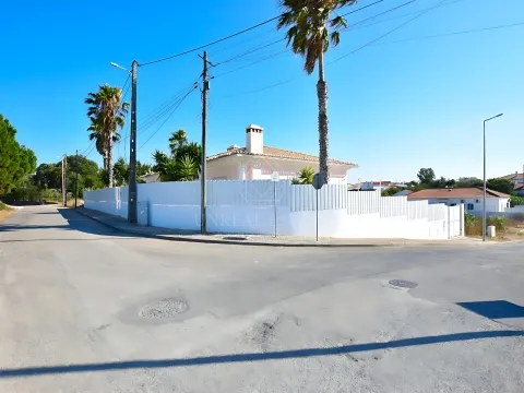 Moradia Isolada T3+2