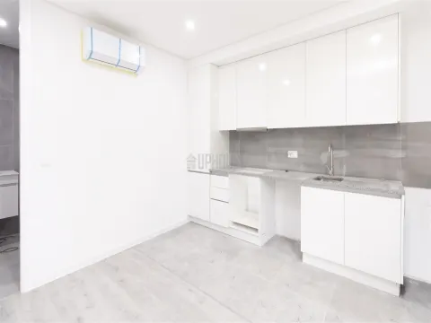 Apartamento T1 Totalmente Remodelado - Repeses