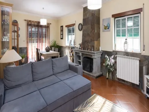 Moradia Isolada T3 com Jardim e Garagem - Campo