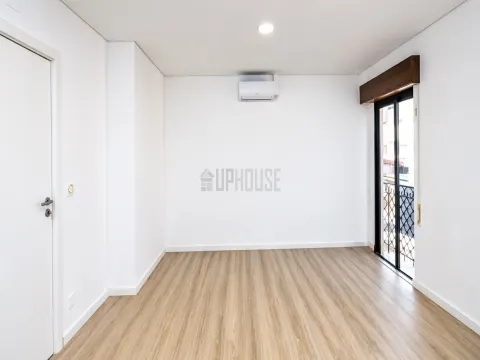 Apartamento T3 com Garagem, Totalmente Remodelado - Abraveses