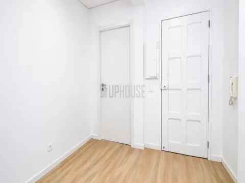 Apartamento T3 com Garagem, Totalmente Remodelado - Abraveses