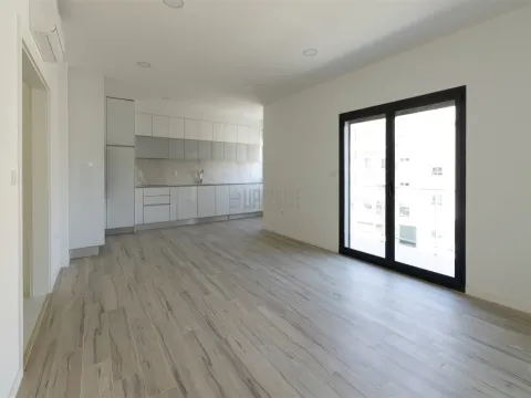 Apartamento T2 NOVO, Junto ao Centro de Viseu