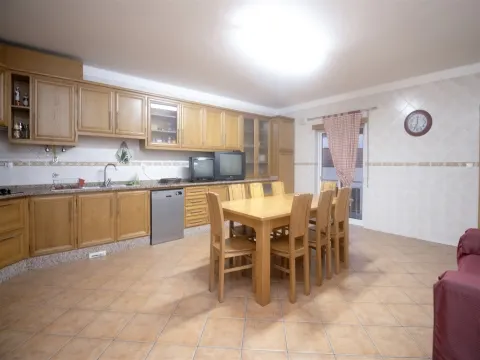 Moradia Geminada T4 – Pascoal, Viseu