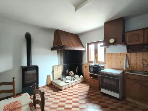 Moradia T3 / terreno / Poço / Monte Real e Carvide / Leiria