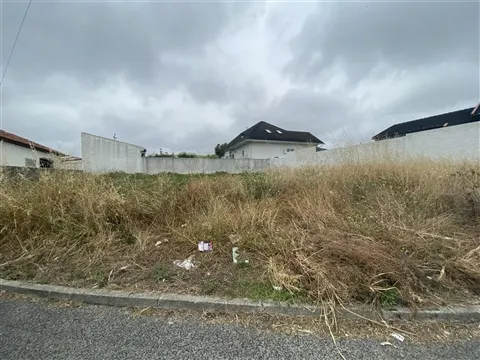 Terreno Urbano para construção / Vieira de Leiria / Marinha Grande