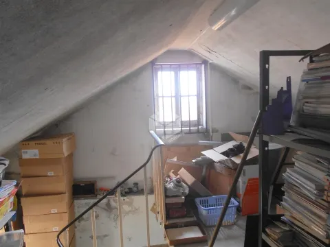 BUILDING IN THE CITY CENTER - ARU AREA