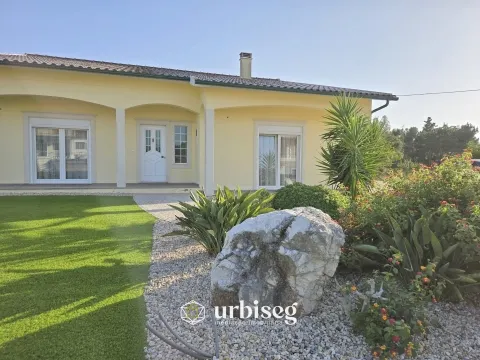 A CASA - REFÚGIO DA BALEIA