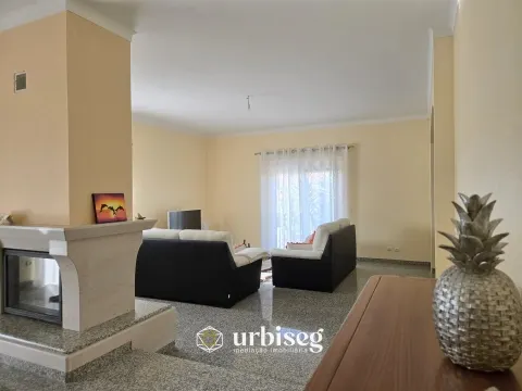 A CASA - REFÚGIO DA BALEIA