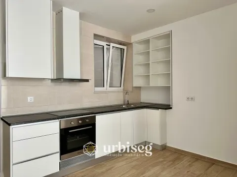 ARRENDA-SE T1 COM 78 M² NA RUA DAS ROSAS – BAIXA DA CIDADE, FIGUEIRA DA FOZ