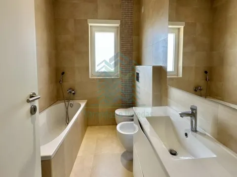 Nuevo piso de 3 dormitorios en Torres Novas, con garaje y balcón