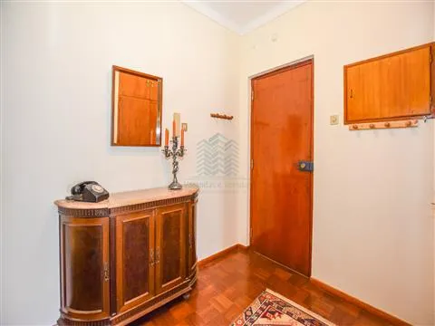 2 bedroom apartment for rent, well located in entroncamento